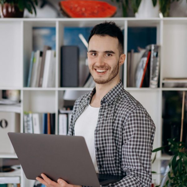 pexels-mikhail-nilov-6894058